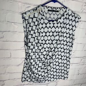 Ivanka Trump small top